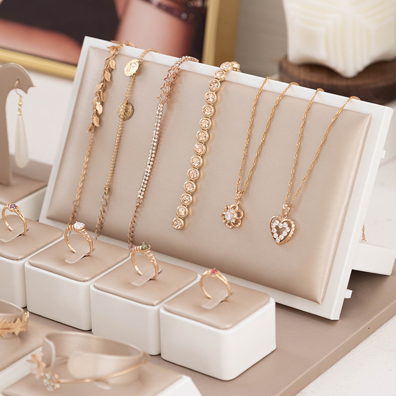 Кожаная подставка для ювелирны – обзор и цена Luxury Watch E Jewellery