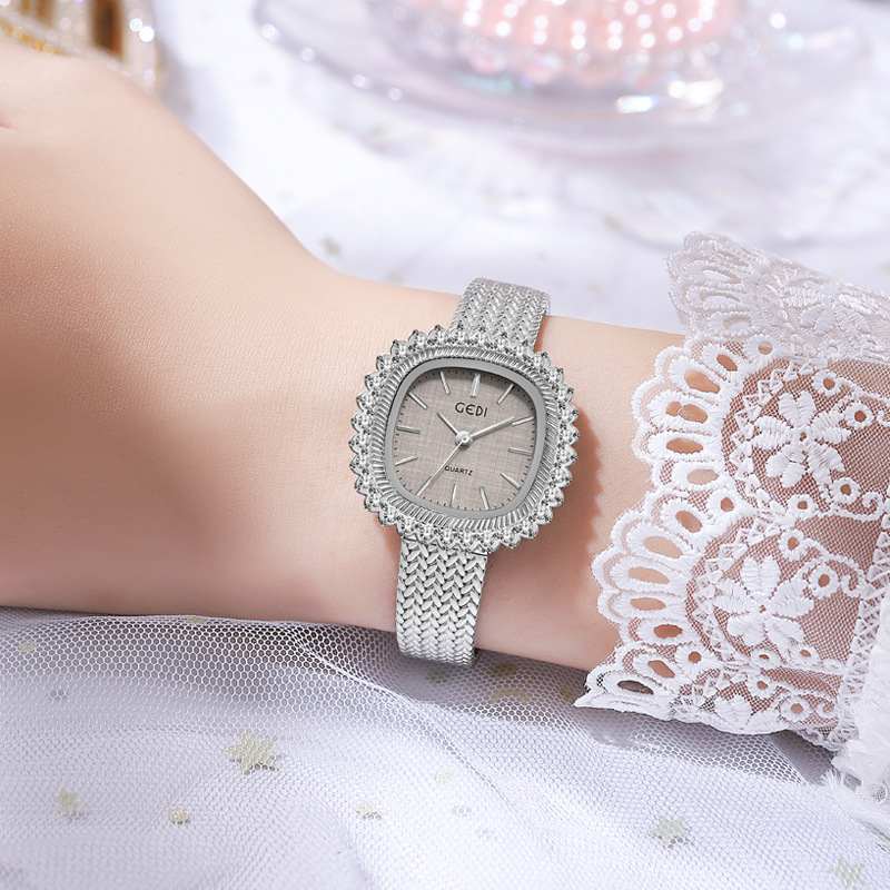 Женские часы в стиле средневек – обзор и цена Luxury Watch Grade